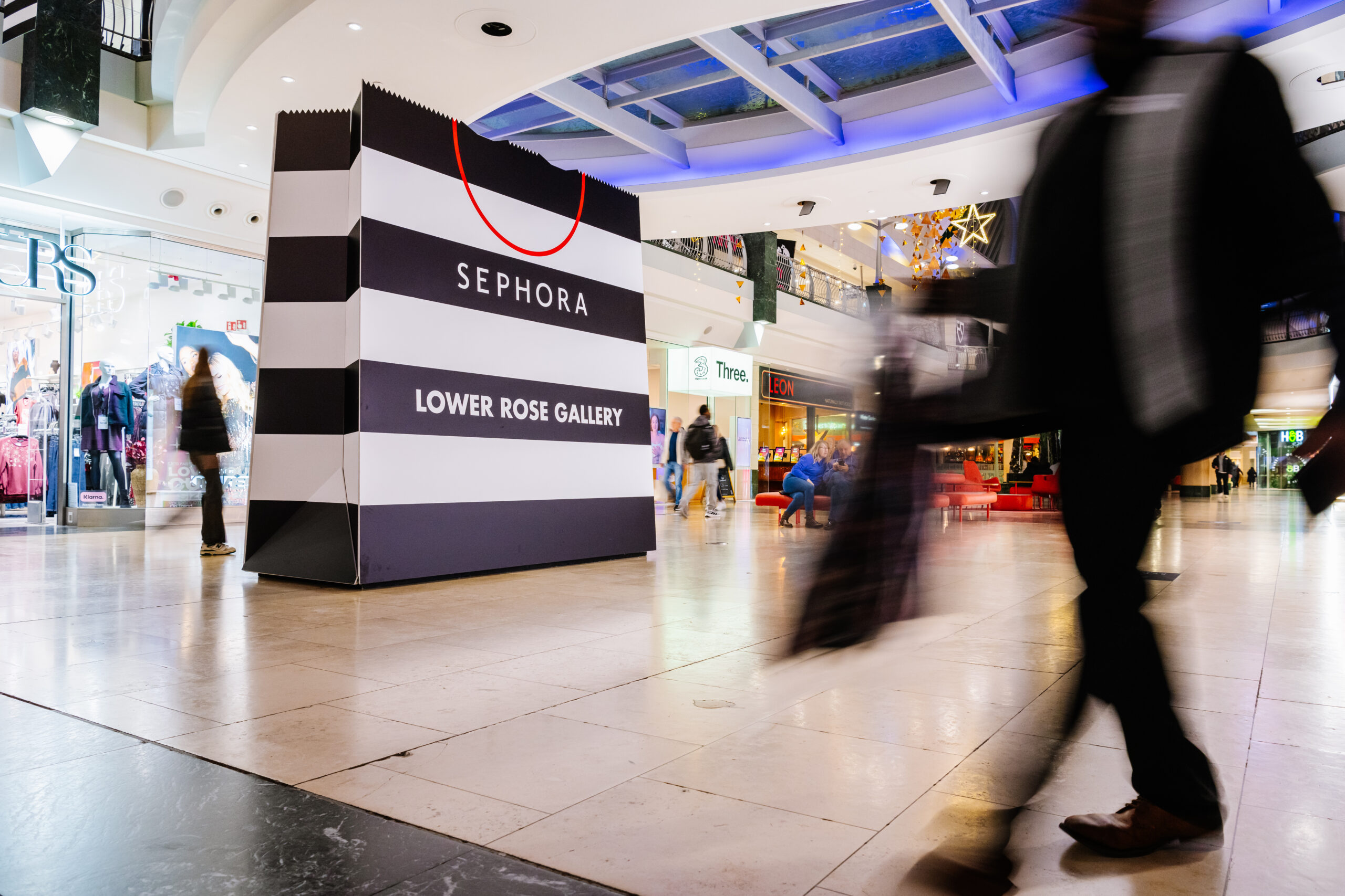 An example of a special build for Sephora, a giant shopping bag displayed within the shopping mall.